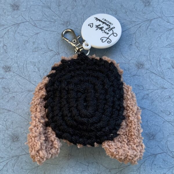 The perfect gift for any cockapoo owner or lover - a handcrafted cockapoo, lovingly hand crocheted and set on a lobster clasp keyring.