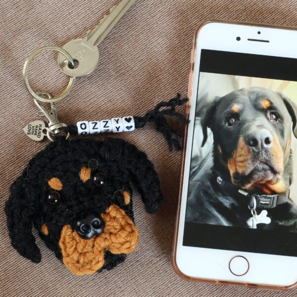 The perfect personalised letterbox gift for any pooch parent - a crocheted replica of their best friend's face, created from photographs, on a keyring.