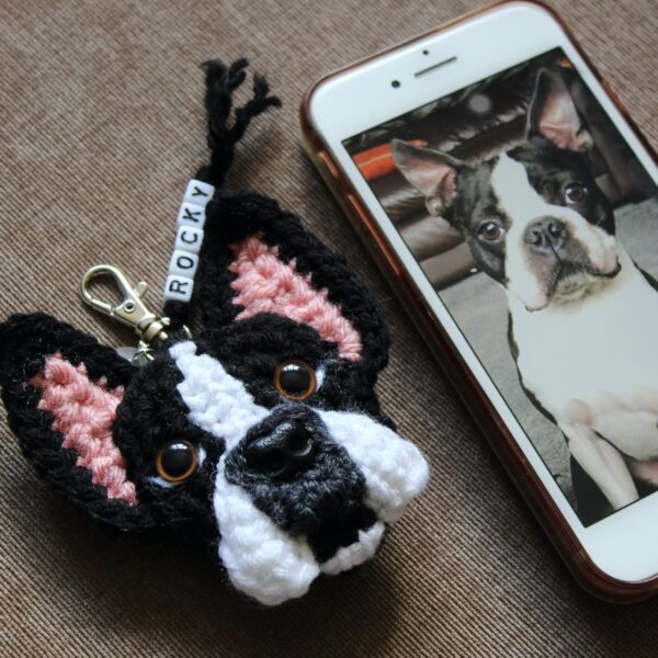 The perfect personalised letterbox gift for any pooch parent - a crocheted replica of their best friend's face, created from photographs, on a keyring.